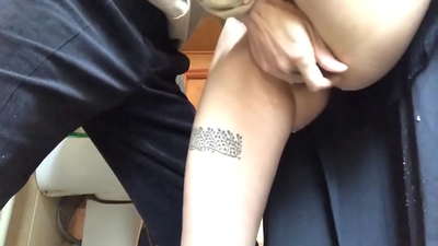 Ŝpruci en la lerneja banĉambro, vera ŝaŭma orgasmo - mia instruisto faris sian eblon